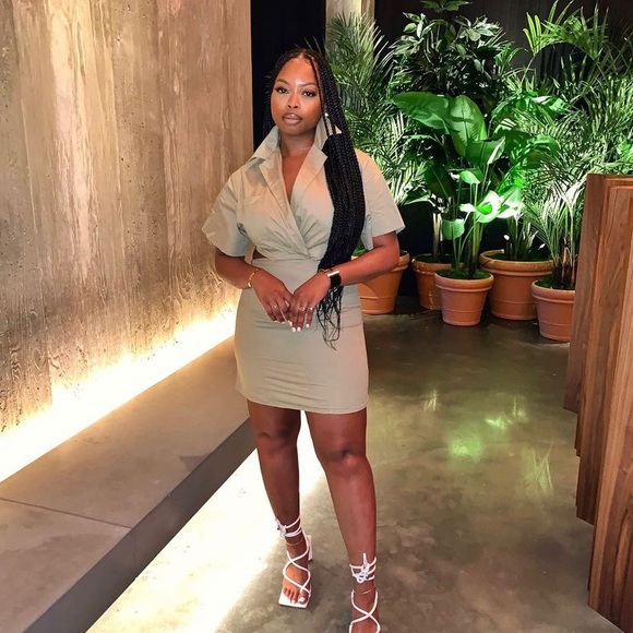 Nastygal khaki linen cut-out dress - Picture 2 of 4
